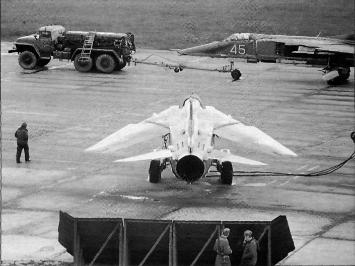 MiG27200.jpg