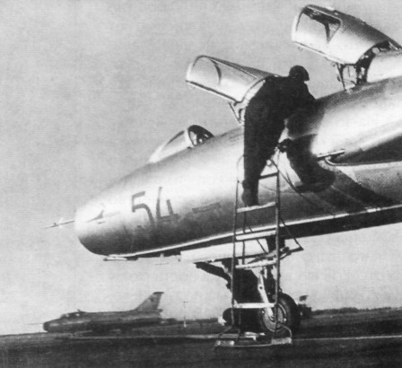 Su-7B099.jpg