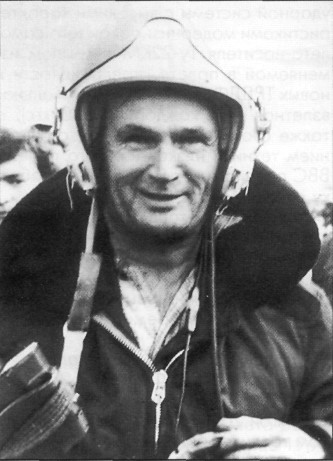 Tu223Y30007.jpg
