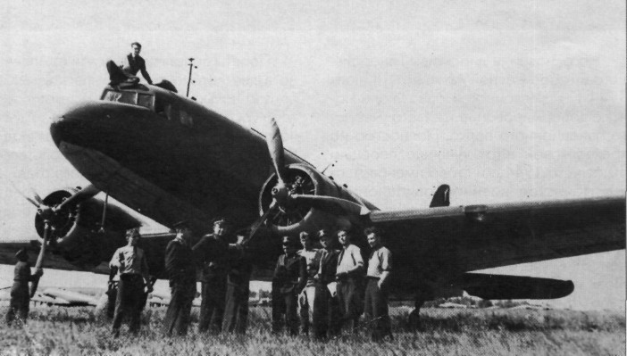 604uap005.jpg