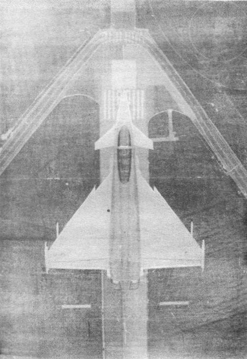 EF200013.jpg