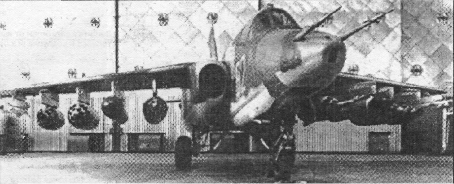 Su25004.jpg
