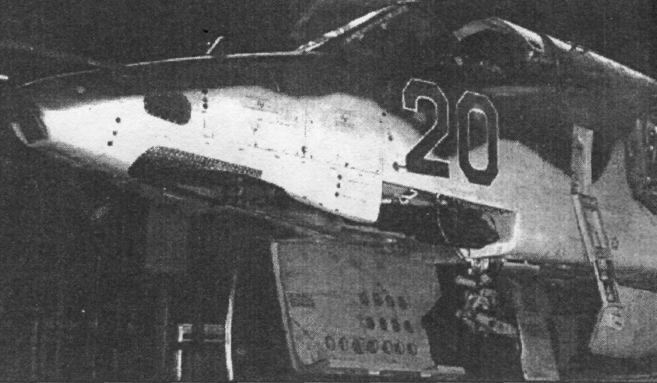 Su25027.jpg
