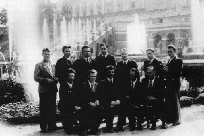PT76D010.jpg