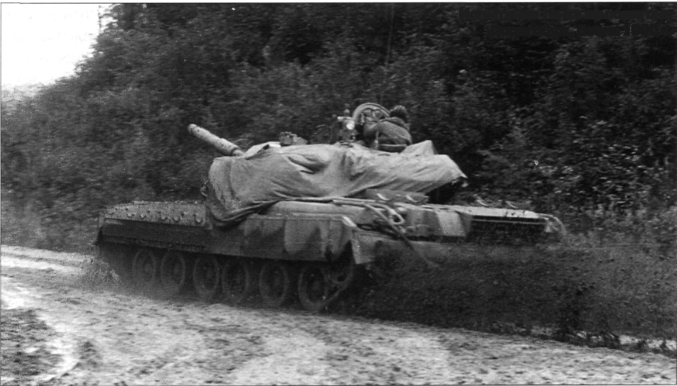 T80Dz045.jpg