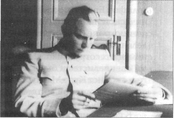 V1_R1013.jpg