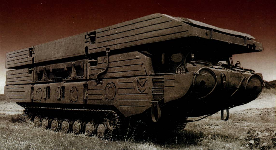 Av201005.jpg